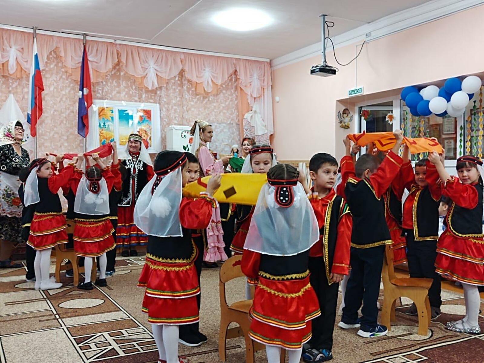 Балалар баҡсаһында – ҡаҙ өмәһе