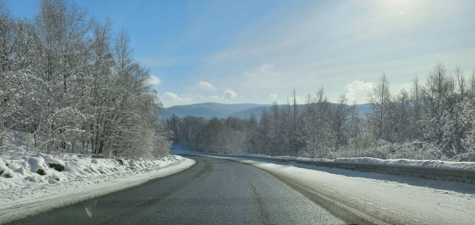 Снег с дождем: в Башкирии водителей просят воздержаться от дальних поездок