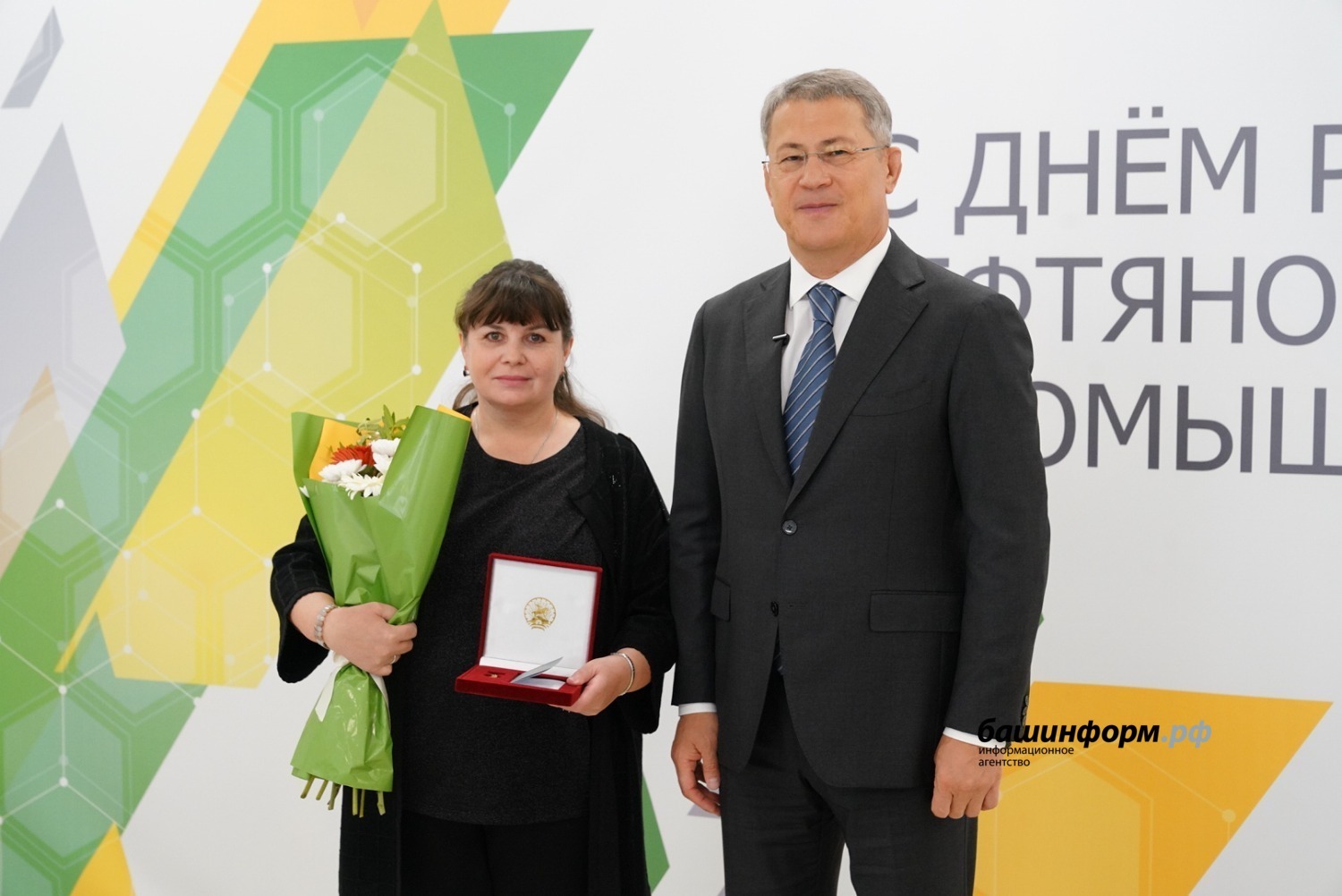 Глава Башкирии поблагодарил коллектив «Уфаоргсинтеза» за активную работу