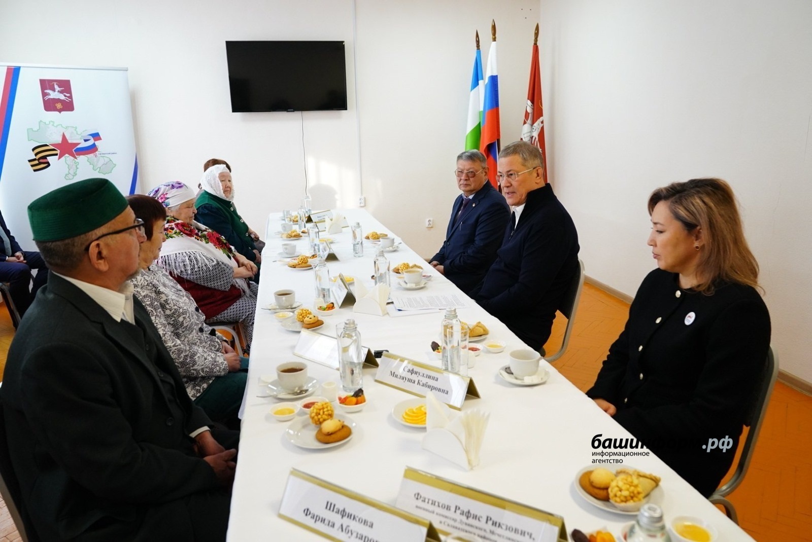 Радий Хабиров встретился в селе Малояз с семьями погибших участников  СВО