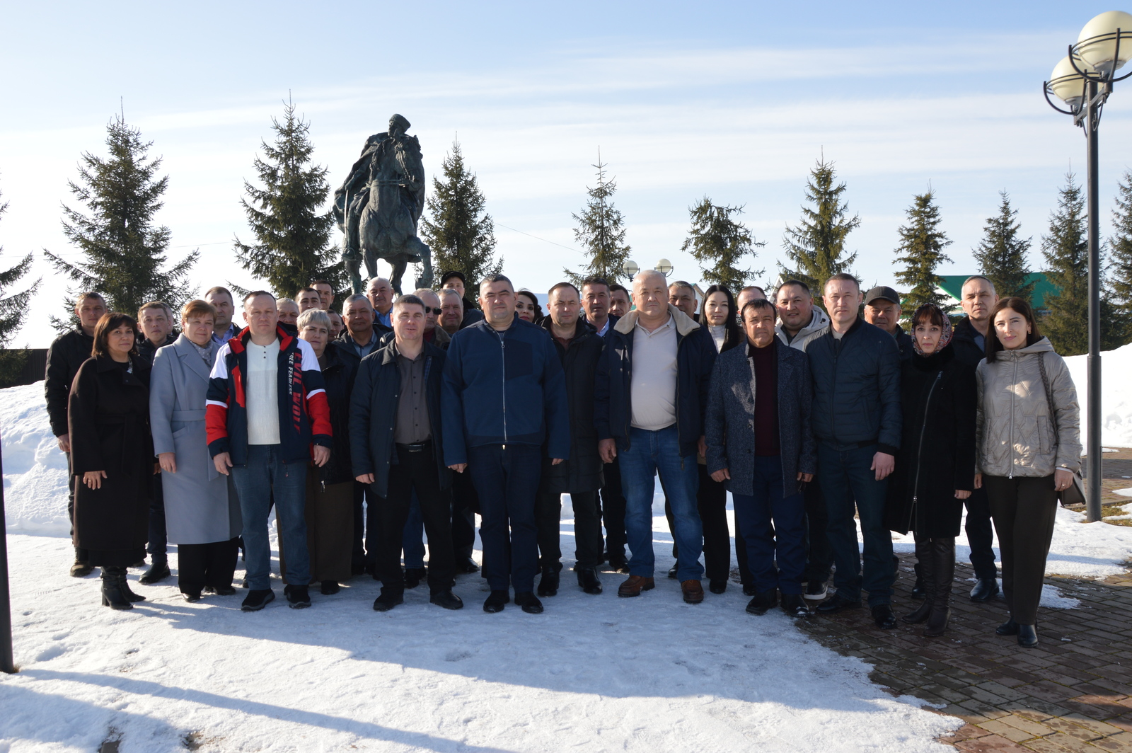 Ҡырмыҫҡалыға күгәрсендәр килде