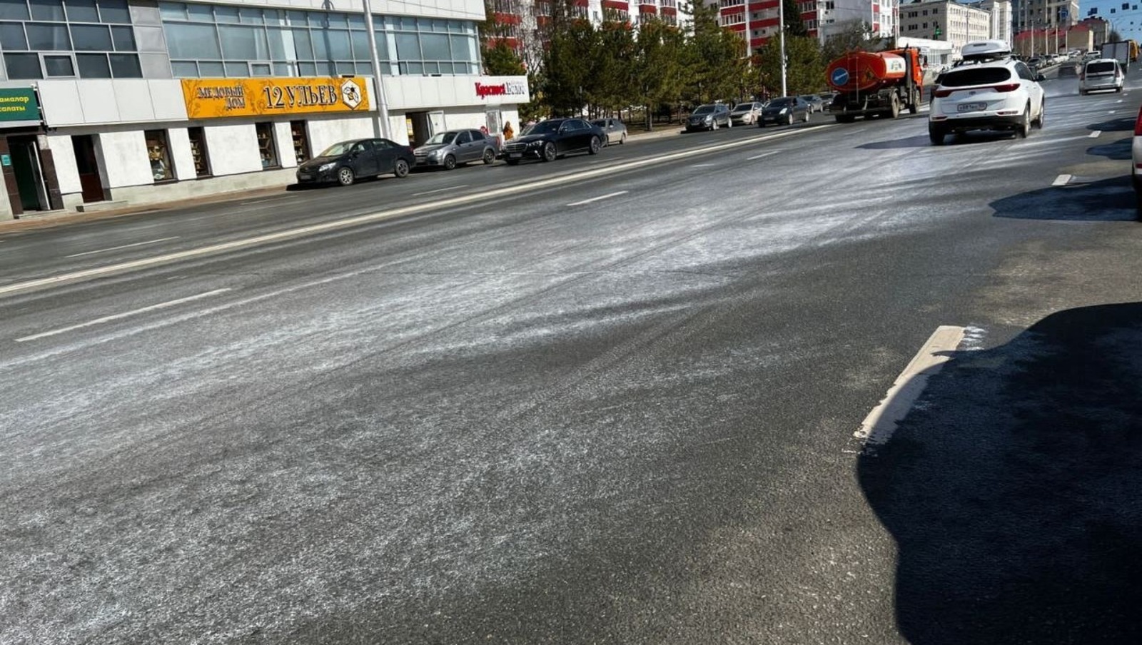 Дороги в Башкортостане начали мыть спецшампунем