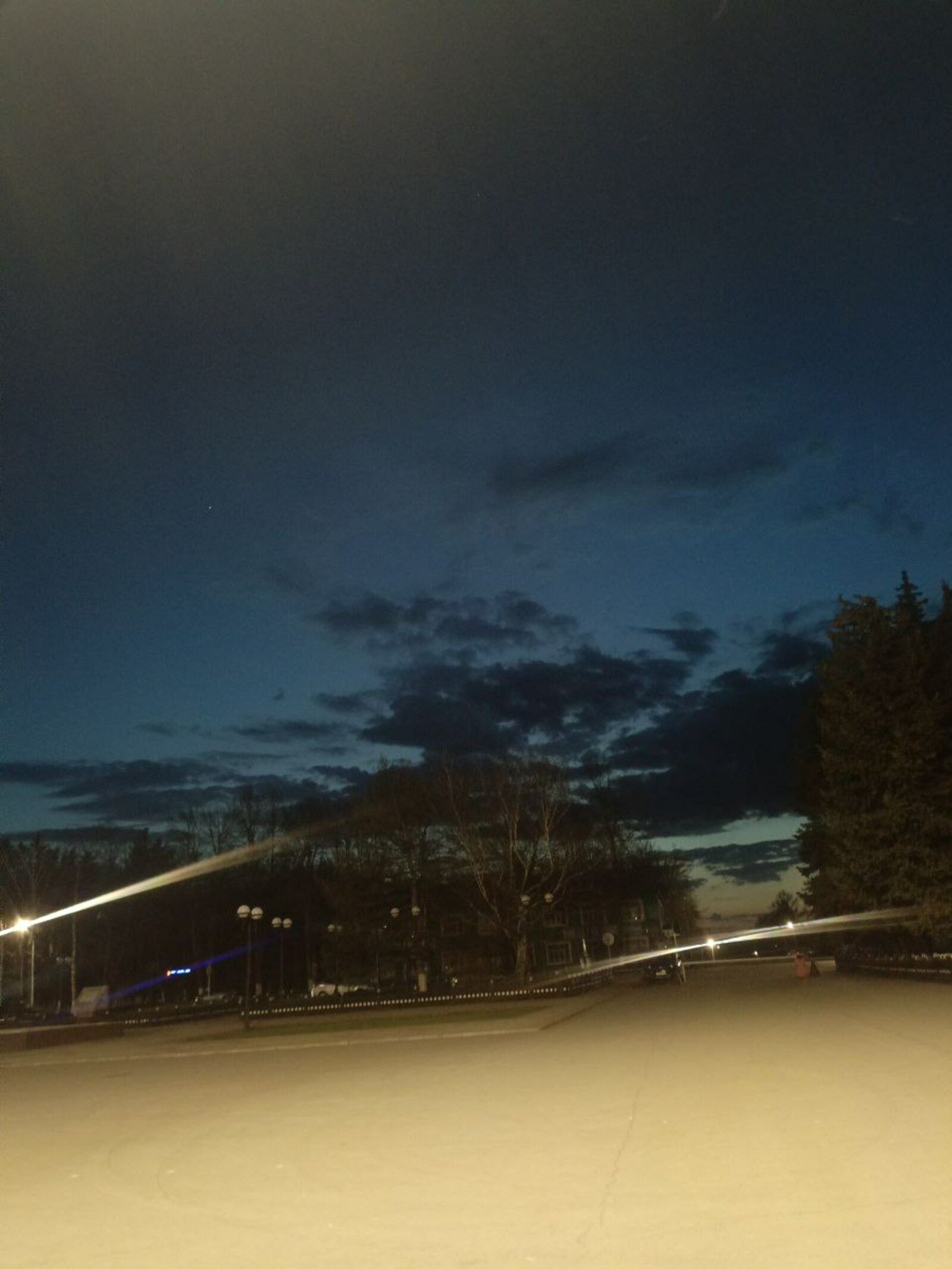 Төн (хикәйә) Рәлис Ураҙғолов