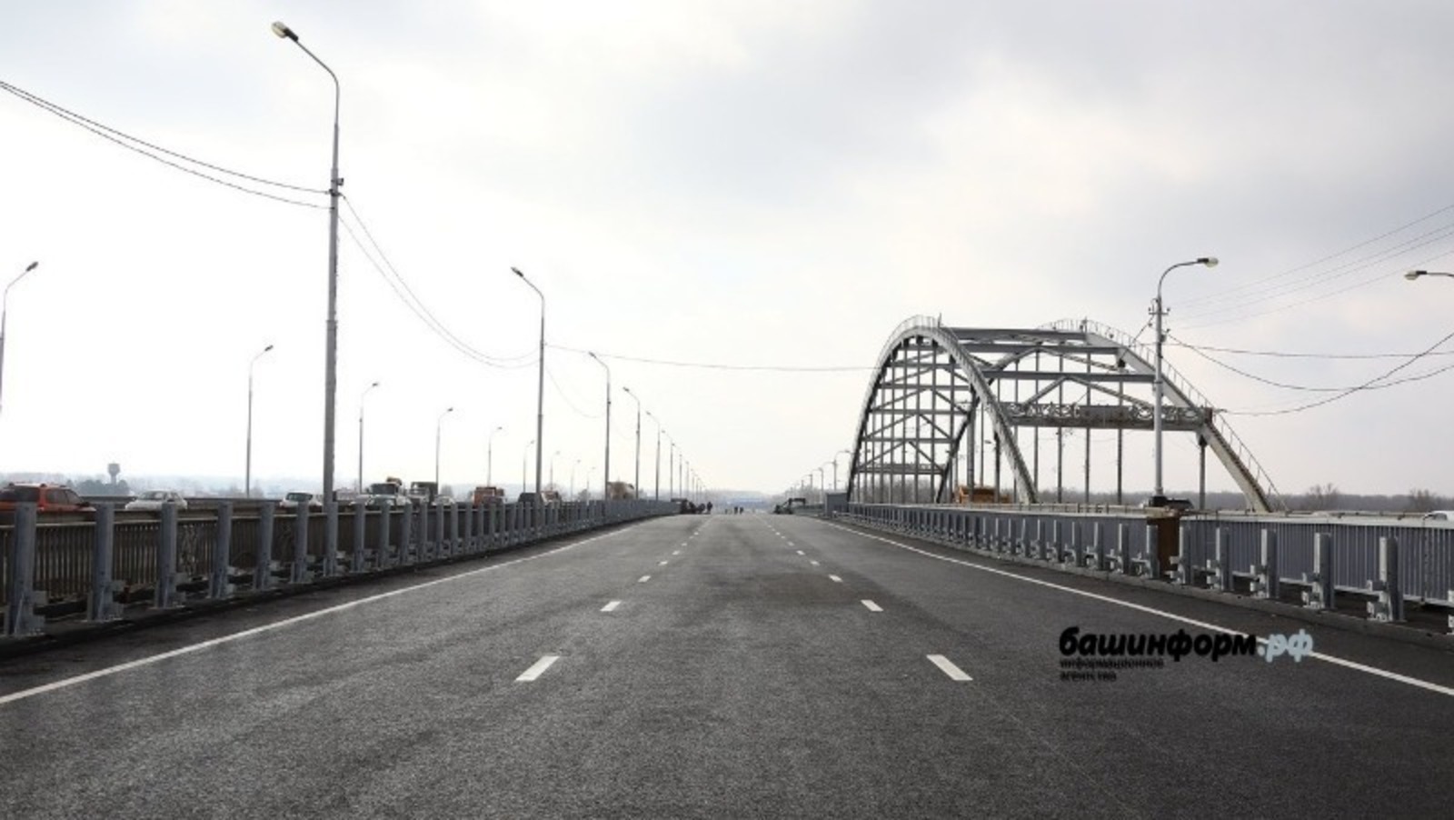 Радий Хабиров запустил движение по новому мосту через реку Белую в Уфе